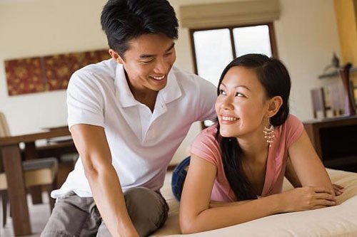 Vợ trẻ ngất xỉu khi nhìn thấy cảnh bên trong nhà nghỉ - 1
Cuộc sống sau hôn nhân của em toàn màu hồng (Ảnh minh họa)