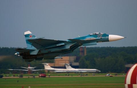 Hệ thống SVP-24 của Nga tham chiến tại Syria - 1 Tiêm kích hạm Su-33.