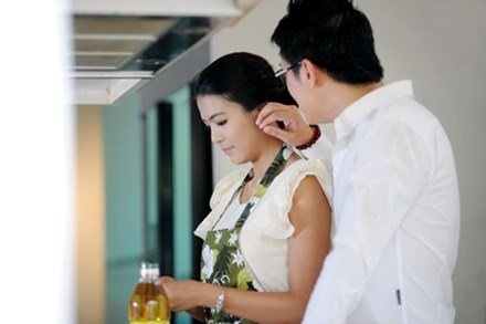 Chồng dầm mưa, thức trắng đêm “bắt quả tang” vợ ngoại tình - 1 Chồng dầm mưa, thức trắng đêm “bắt quả tang” vợ ngoại tình - 1