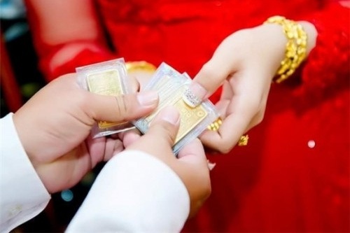 Bi hài quà hồi môn ngày cưới: “Cắm” nhà mua quà cho con - 1
Món quà hồi môn cha mẹ tặng cho gái khi về nhà chồng chính là công sinh thành chứ không phải vật chất tặng trong ngày cưới. Ảnh minh họa
