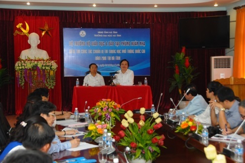 Bộ trưởng Phùng Xuân Nhạ trực tiếp kiểm tra công tác chuẩn bị thi tại Hà Tĩnh - 1 Bộ trưởng Phùng Xuân Nhạ trực tiếp kiểm tra công tác chuẩn bị thi tại Hà Tĩnh - 1