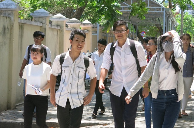 Chấm thi THPT quốc gia: Đã có điểm 9, 10 ở môn tự luận - 1
Thí sinh dự thi THPT quốc gia 2016