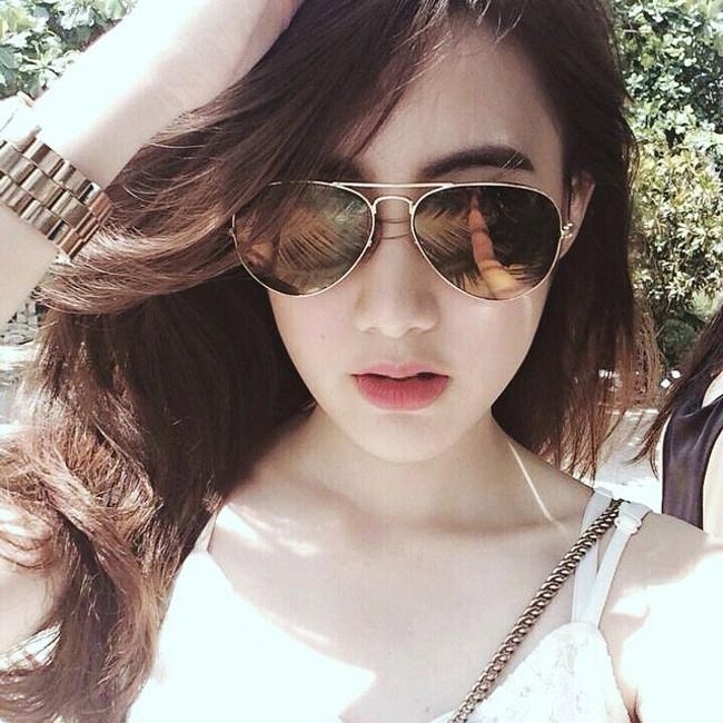 4 “hot girl lai” vừa giàu có, xinh đẹp lại học rất giỏi - 2
Cô có tên tiếng Việt là Nguyễn Mai Chi, sống tại Lào cùng bố mẹ từ nhỏ.