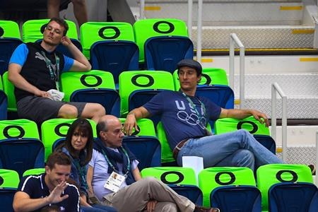 Khi các sao “cháy” hết mình cùng mùa Olympic - 1 Matthew McConaughey bay sang tận Brazil để theo dõi trực tiếp những diễn biến của kỳ Olympic năm nay