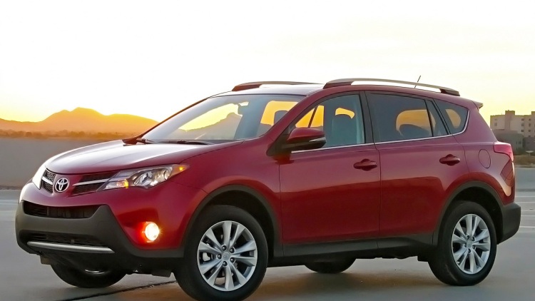 Rầm rập mua ô tô, dân Việt vượt Malaysia, Singapore - 2
Những chiếc Crossover ngày càng được khách hàng có tiền ưa chuộng.