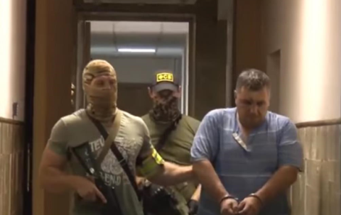 Ukraine đang thách thức Nga - 2 Evgenii Panov - trong khu giam của Nga tại Bán đảo Crimea.