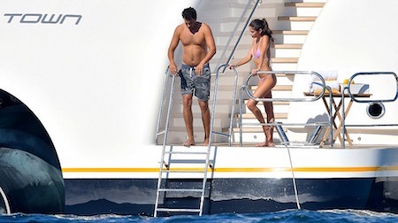 Thiên thần nội y diện bikini khoe thân nóng bỏng trên du thuyền nghìn tỉ - 1 Sara Sampaio khoe thân đầy ấn tượng trên siêu du thuyền đắt giá