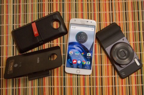 Top smartphone, smartwatch, laptop đỉnh nhất IFA 2016 - 2
Moto Z Play, phiên bản tầm trung của Moto Z