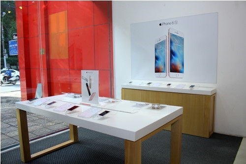 
Các sản phẩm iPhone đang được khuyến mại lớn tại FPT Shop. Ngoài khuyến mại, sản phẩm mua tại FPT Shop là hàng chính hãng, được đổi trả miễn phí trong 30 ngày. Xem thêm tại đây.
