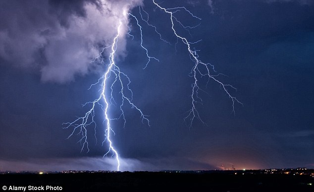 
Trái đất hứng chịu hơn 3 triệu tia sét mỗi năm.
