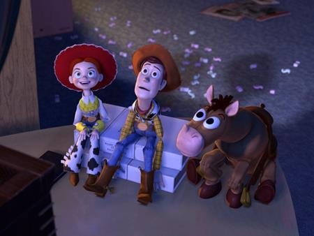 Thành công ngoài sức tưởng tượng của “Toy story” (1995) đã làm thay đổi bộ mặt của cả hãng phim Pixar. Chính vì vậy, tại thời điểm hãng này quyết định làm tiếp phần hai, đã có không ít ý kiến bày tỏ sự quan ngại và ngờ vực. Tuy nhiên, khi “Toy story 2” được cho ra mắt vào năm 1999, hãng Pixar thực sự đã đập tan mọi hoài nghi và tiếp tục cho thấy phong độ làm phim quá đỗi “chắc tay” của mình.