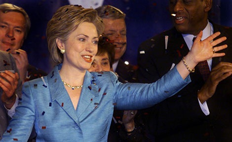 Nghệ thuật thu hút và tận dụng các nhà tài trợ lớn của nhà Clinton - 2 Bà Hillary Clinton sau khi được bầu làm Thượng nghị sĩ.