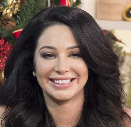 Nữ ca sĩ Anh quốc hở bạo với đồ bơi nóng bỏng - 10 Tulisa đang phải hứng chịu nhiều lời chê bai vì gương mặt cứng đờ thiếu tự nhiên
