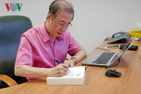 Chợ người Việt tại Warsawa - thủ đô của Ba Lan - 12 Ông Trần Quốc Quân.