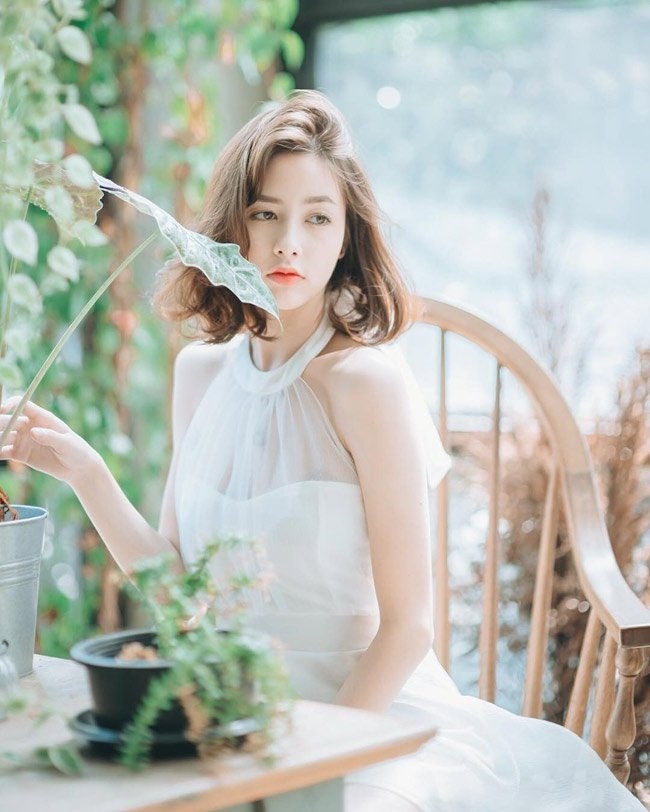 Hai “bông hồng lai” xinh nhất xứ Chùa Vàng - 14
Ngay lập tức, dân mạng bắt tay vào truy lùng địa chỉ Instagram của hot girl lai 20 tuổi.