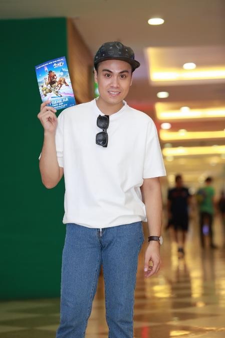 Đức Tuấn - Mỹ Dung rạng rỡ đi xem phim - 6