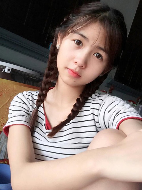 Gặp "cô nàng chân khoèo" sau hai năm nổi tiếng - 8
Cô nàng thường xuất hiện giản dị trong các bức ảnh