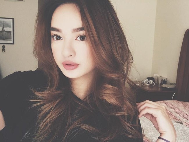 4 “hot girl lai” vừa giàu có, xinh đẹp lại học rất giỏi - 19
Kaity Nguyễn (tên thật là Nguyễn Ngọc Bình Kaity) là cô gái được biết đến sau clip hát nhép 15 giây.