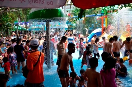 Nghỉ lễ 2/9: Đông nghẹt thở trên rừng, dưới biển và khu vui chơi - 18 Nghỉ lễ 2/9: Đông nghẹt thở trên rừng, dưới biển và khu vui chơi - 18
