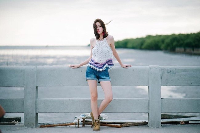 Hai “bông hồng lai” xinh nhất xứ Chùa Vàng - 20
Vẻ đẹp trẻ trung của hot girl lai 20 tuổi.