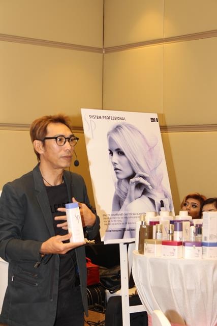 "Taupe Color - Wella Trendvision Awards 2016" – Đêm tỏa sáng của 12 nhà tạo mẫu tài năng - 2 Ông Ronald Low - Thành viên Ban giám khảo