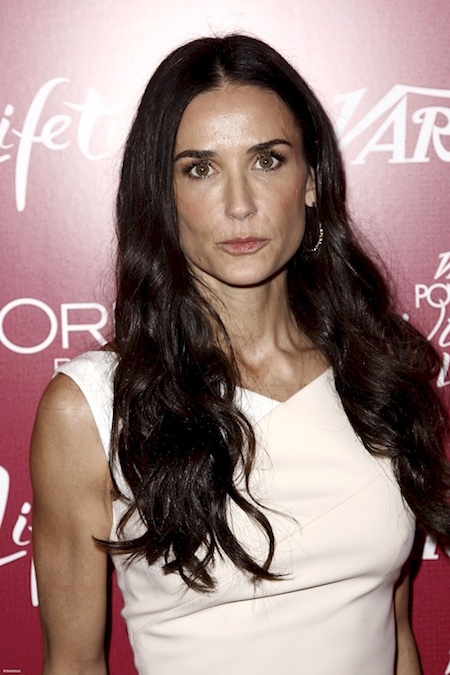 Quá khứ nghiện ngập của nhiều sao “bự” - 2 Nữ diễn viên phim “Oan hồn”, Demi Moore cũng là một ngôi sao khá có “duyên” với các trung tâm cai nghiện và phục hồi sức khỏe. Trong quá khứ, Demi Moore từng có một lần phải đi cai nghiện chất kích thích và tới năm 2011, sau khi li dị Ashton Kutcher, nữ diễn viên đã bị suy kiệt nặng nề về cả thể chất lẫn tinh thần và phải tới điều trị phục hồi lần thứ hai.
