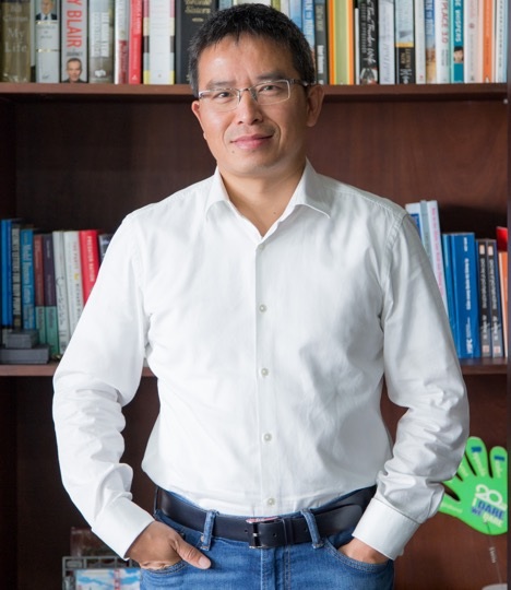 “Bão” bóng rổ chuyên nghiệp đổ bộ đến Hà Nội - 2 Ông Trần Trọng Kiên đã có bước đi táo bạo khi thành lập đội bóng HN Buffaloes, góp phần nâng tầm bóng rổ Hà Nội theo định hướng chuyên nghiệp