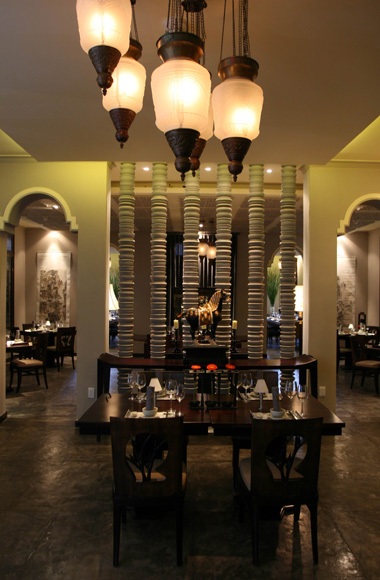 Nội thất xa hoa của nhà hàng trăm tỷ ở Sài thành - 3