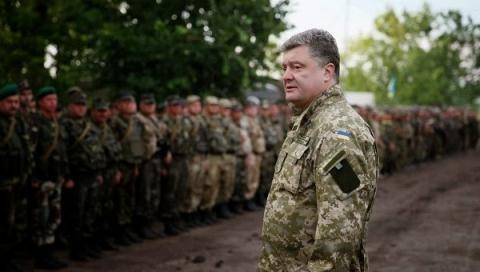 Ukraine đang thách thức Nga - 3 Tổng thống Ukraine Petro Poroshenko.