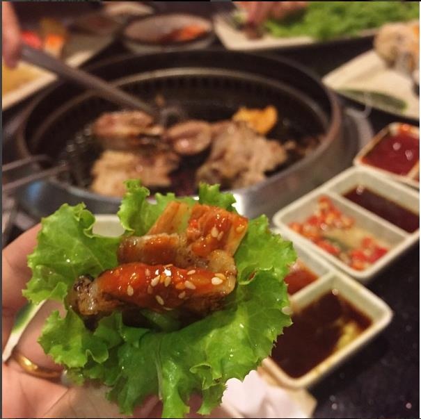 Vu Lan mời cha mẹ đi ăn gì - ở đâu? - 2 Không gian tại King BBQ vừa lịch sự và ấm cúng, vừa không quá ồn ào – rất thích hợp cho gia đình thưởng thức bữa tối và trò chuyện.