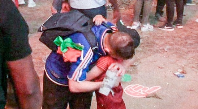Những câu chuyện về tình người lay động hàng triệu con tim - 3 Những câu chuyện về tình người lay động hàng triệu con tim - 3