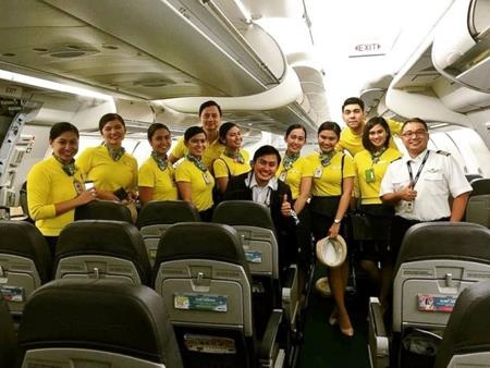 Hy hữu bà mẹ sinh con trên máy bay - 2 Thành viên tổ bay trong chuyến bay từ Dubai đến Manila