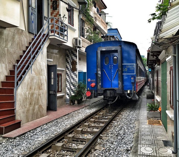 Phố đường ray Hà Nội hấp dẫn du khách nước ngoài - 3 Phố đường ray Hà Nội hấp dẫn du khách nước ngoài - 3