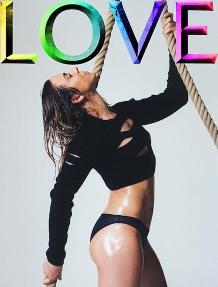 Cựu sao Spice girls sở hữu vóc dáng “chuẩn không cần chỉnh”