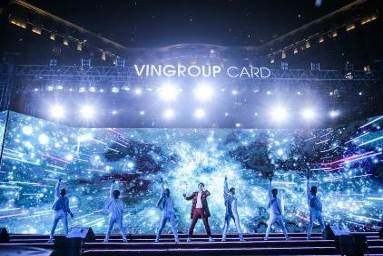 Bùng nổ với đêm nhạc “Vingroup card: Một tấm thẻ - Vạn món quà” - 2 Noo Phước Thịnh - Huấn luyện viên The Voice Kid 2016 với ca khúc gắn với thương hiệu của mình: Tôi là một ngôi sao, Cause I love you