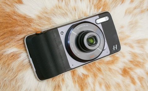 Top smartphone, smartwatch, laptop đỉnh nhất IFA 2016 - 3
Chiếc camera này là 1 trong những phụ kiện đỉnh nhất của họ Moto Mads