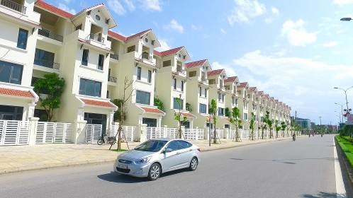 Vui trăng cùng Vinhomes - 2 Nhà liền kề Vinhomes Hà Tĩnh với thiết kế hiện đại và hướng ra mặt phố tấp nập