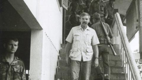 Mỹ giải mật vụ KGB bắt giữ Điệp viên quả phụ - 3 John Peterson, chồng của Martha Peterson