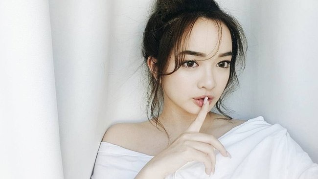 4 “hot girl lai” vừa giàu có, xinh đẹp lại học rất giỏi - 22
Kaity Nguyễn từng học tại trường quốc tế Mỹ TAS, có sở thích ca hát và trang điểm.