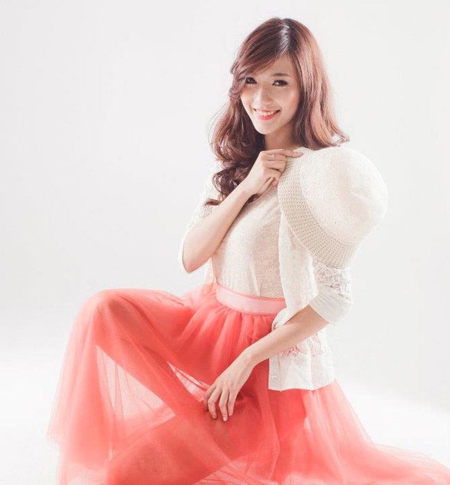 5 hot girl chứng minh "con gái tên Linh thường rất xinh" - 22
Cô nàng sở hữu gương mặt cuốn hút và chiều cao lý tưởng (1m72).