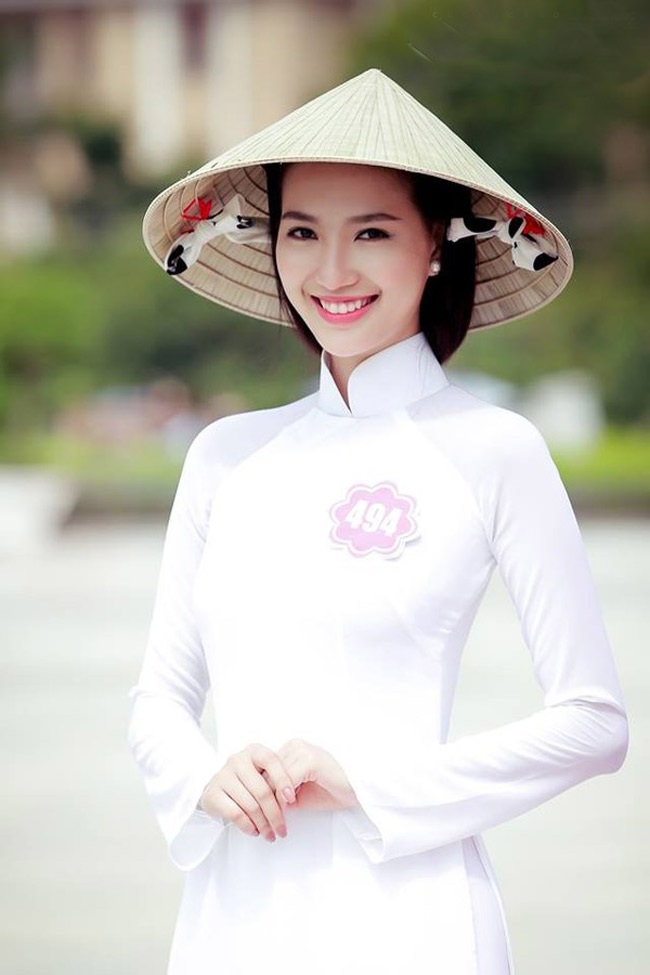 5 hot girl chứng minh "con gái tên Linh thường rất xinh" - 25
Vẻ đẹp đậm nét Á đông của Linh Sunny.
