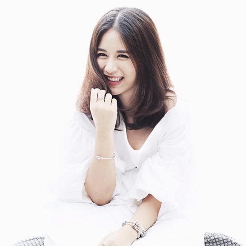 Ba cặp chị em “nhà người ta” xinh, giàu và giỏi - 11
Vẻ đẹp rạng rỡ được yêu mến của Faye