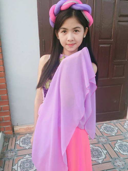 Gặp "cô nàng chân khoèo" sau hai năm nổi tiếng - 12
Thành tích học tập của cô nàng khá tốt