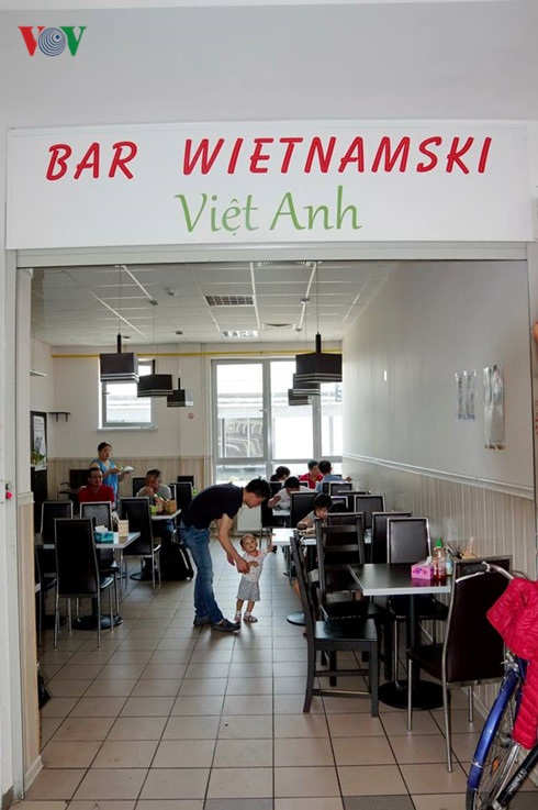 Chợ người Việt tại Warsawa - thủ đô của Ba Lan - 4 Chợ người Việt tại Warsawa - thủ đô của Ba Lan - 4