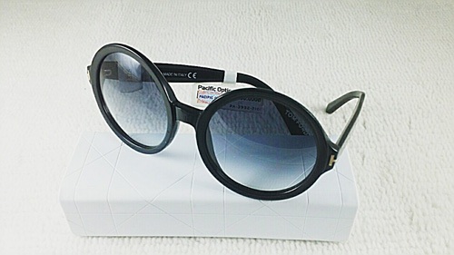 Săn mắt kính hàng hiệu giảm giá lớn trong tháng 8. - 3