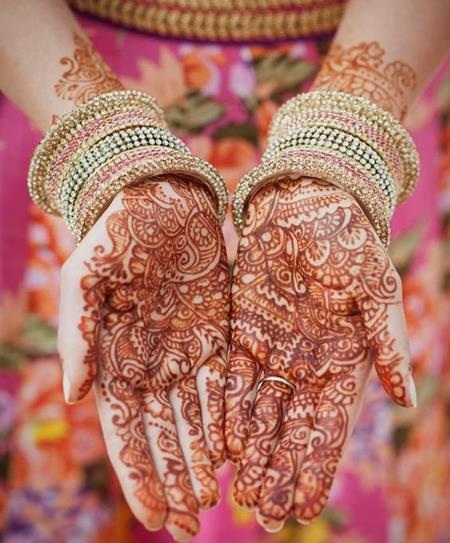 Khách mời sẽ được xăm hình bằng mực xăm tạm thời