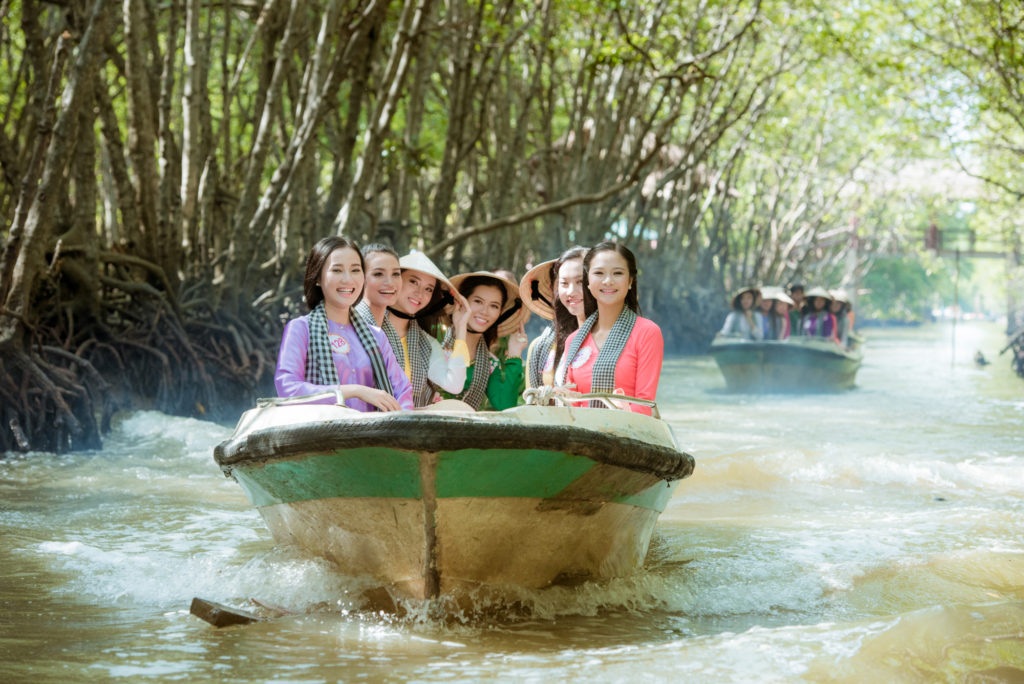 Thí sinh Hoa hậu Việt Nam 2016 gặp sự cố khi thăm đảo khỉ - 5 Thí sinh Hoa hậu Việt Nam 2016 gặp sự cố khi thăm đảo khỉ - 5
