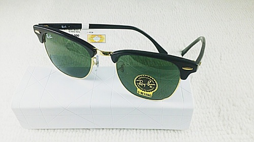 Ra đời hơn 15 năm, Mắt kính Thái Bình Dương - nằm đối diện Bệnh viên Mắt TP HCM - là địa chỉ quen thuộc với học sinh, sinh viên… Cửa hàng chuyên kinh doanh kính mắt thời trang cao cấp của các thương hiệu nổi tiếng như Gianfranco Lotti, Gucci, Burberry, Dior, Ray-ban, Fred, Seiko, Chopard, Boss, Police, Trusardi, Tom Ford... Tất cả sản phẩm đều có tem chính hãng, chống hàng giả và chế độ bảo hành theo chính sách hãng.