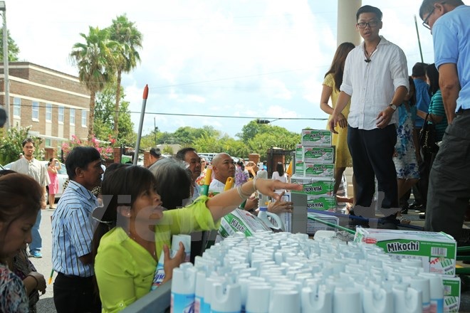 Hơn 50% người Mỹ gốc Việt ở Baton Rouge thiệt hại nặng sau trận lụt - 5 Hơn 50% người Mỹ gốc Việt ở Baton Rouge thiệt hại nặng sau trận lụt - 5
