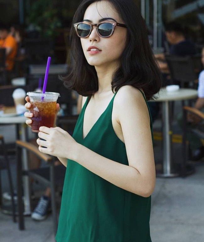 Cô gái Sài thành xinh như Hà Tăng, gợi cảm như Hà Hồ - 5
Ở một số góc nhìn khác, gương mặt của Lê Hà Trúc lại có nhiều nét giống Hồ Ngọc Hà.